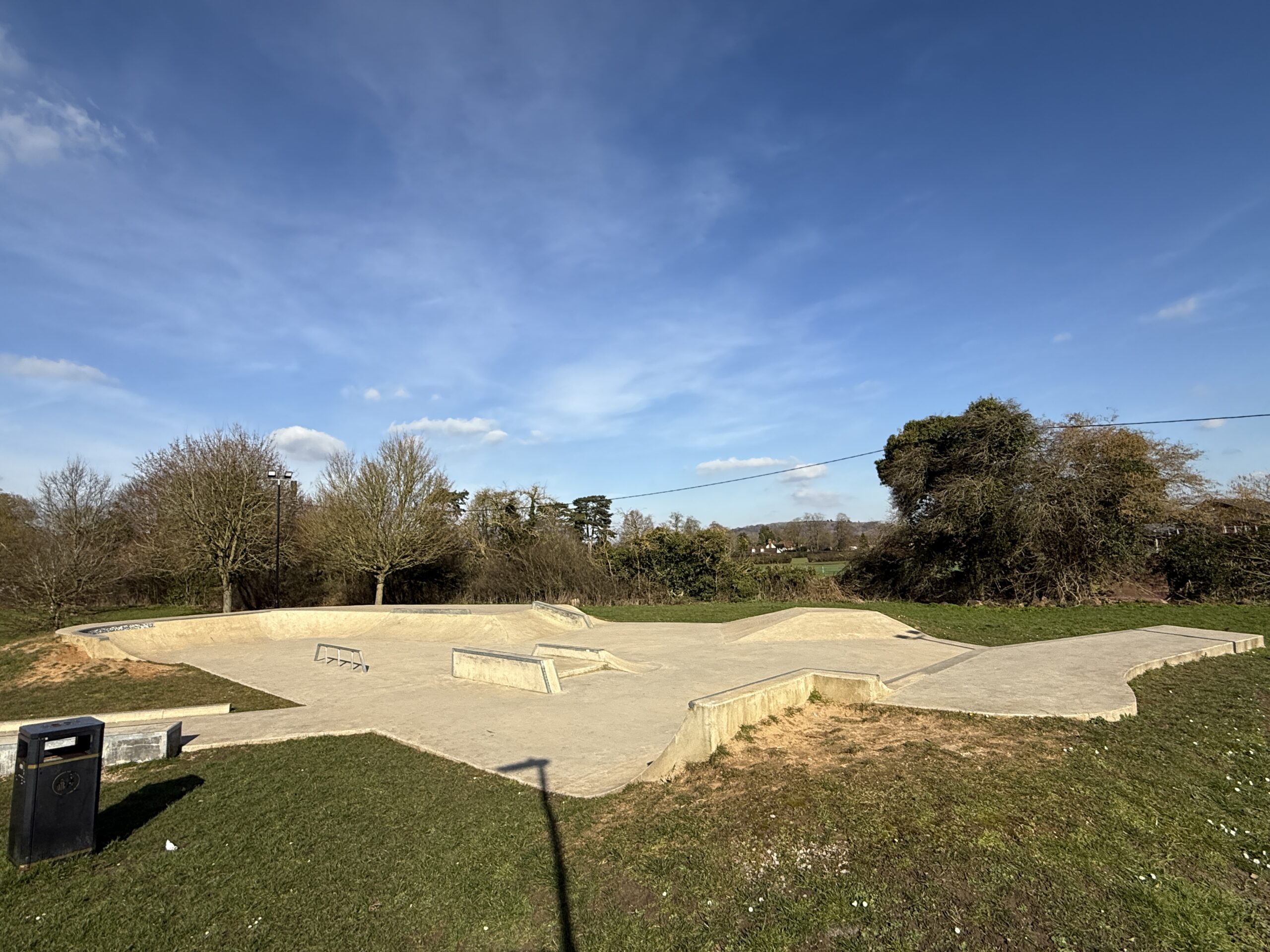 Tring skatepark. Trick tech skateboard lessons 